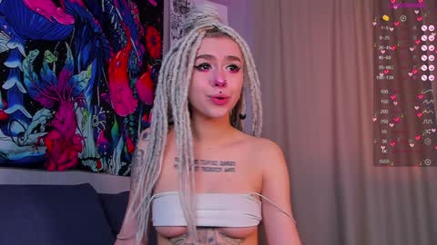 Snapshot of violet_walker7 chatting on December 2024 09:39:02 AM Violet online show from December 2024 09:39:02 AM