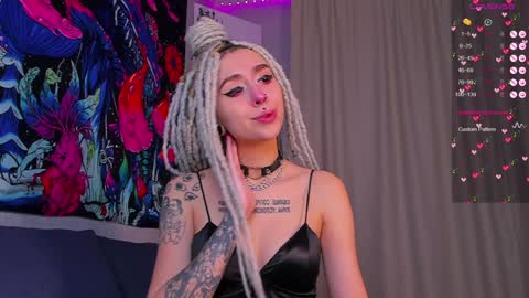 Snapshot of violet_walker7 chatting on January 2025 06:01:01 AM Violet online show from January 2025 06:01:01 AM