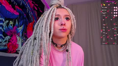 Snapshot of violet_walker7 chatting on January 2025 05:09:02 PM Violet online show from January 2025 05:09:02 PM