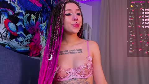 Snapshot of violet_walker7 chatting on February 2025 11:12:01 AM Violet online show from February 2025 11:12:01 AM