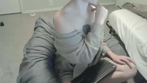 violet_winter97 online show from December 2024 02:42:02 AM