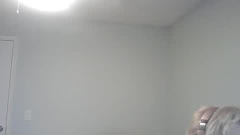 violet_winter97 online show from January 2025 11:42:01 PM