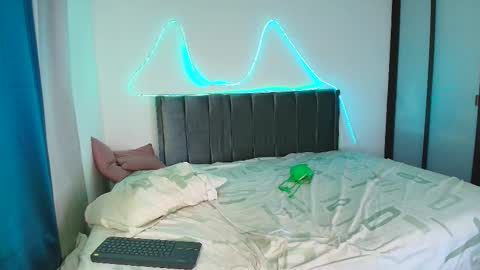 violeta online show from November 2025 02:33:01 AM