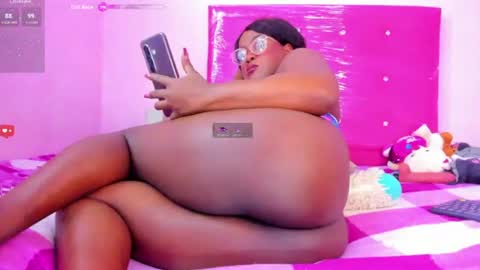 Snapshot of violeta_bigboobs_25_ chatting on July 2026 08:00:02 PM violeta_bigboobs_25_ online show from July 2026 08:00:02 PM