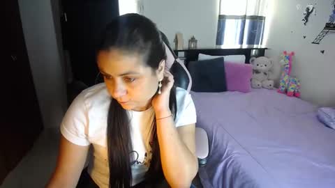 violeta.. online show from February 2025 07:15:02 PM