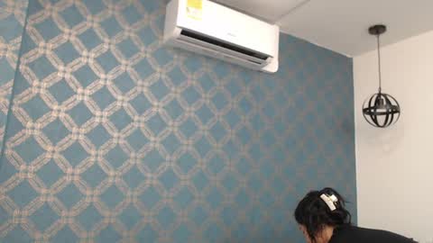 Violeta  online show from December 2024 01:21:01 AM