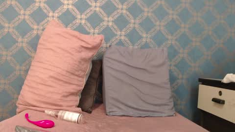 Violeta  online show from December 2024 01:07:02 AM