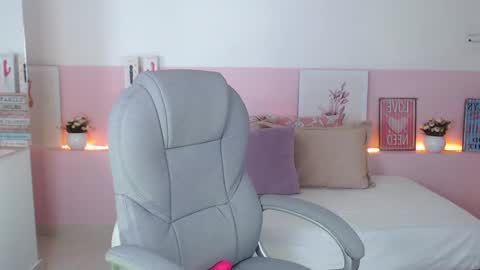 Violeta leon online show from February 2025 06:19:01 AM