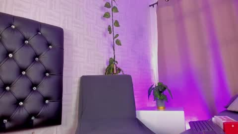 violeta  online show from April 2026 01:41:01 PM