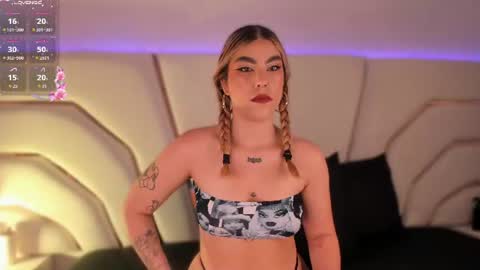 Snapshot of violeta_marquez chatting on July 2026 11:27:01 AM violeta_marquez online show from July 2026 11:27:01 AM