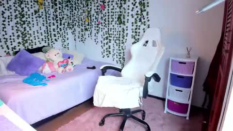 Violeta online show from December 2024 05:37:01 PM