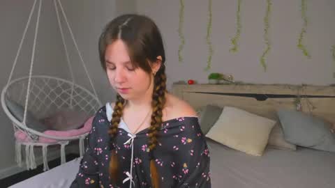 Snapshot of violeta_paul chatting on July 2026 09:05:01 AM Violeta online show from July 2026 09:05:01 AM