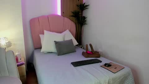 violeta_sannz online show from May 2026 11:29:02 AM