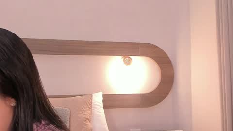 Snapshot of violeta_sum chatting on May 2026 12:46:01 PM Violeta Sum online show from May 2026 12:46:01 PM