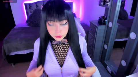 Snapshot of violetaarey chatting on January 2025 01:03:01 AM Violeta Help me reach 150 thumbs up online show from January 2025 01:03:01 AM