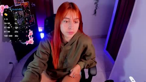 Snapshot of violetaarey chatting on November 2025 11:36:02 PM Violeta Help me reach 150 thumbs up online show from November 2025 11:36:02 PM