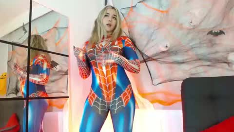 Violeta online show from October 2025 05:01:01 PM