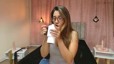 VIOLETA online show from February 2025 12:55:01 PM