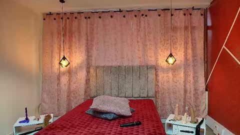 VIOLETA online show from September 2025 01:38:02 PM