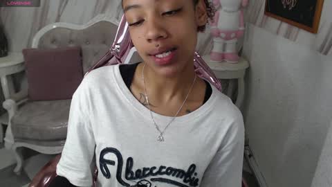 violeth_b online show from December 2024 01:05:02 PM