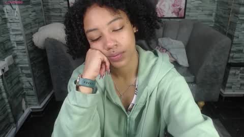 violeth_b online show from September 2025 01:03:01 PM