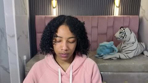 violeth_b online show from January 2026 12:54:01 PM