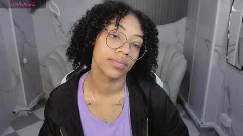 violeth_b online show from January 2026 12:42:01 PM