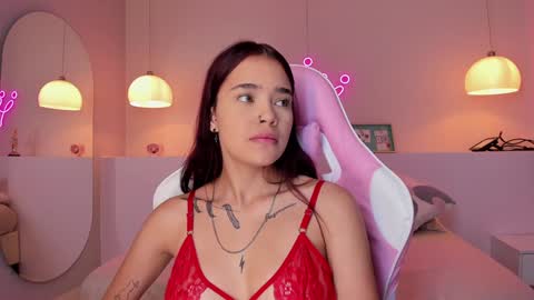 Snapshot of violeth_hill chatting on January 2025 08:58:02 PM Violeth Hill online show from January 2025 08:58:02 PM