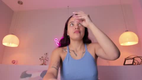 Snapshot of violeth_hill chatting on January 2025 08:07:02 PM Violeth Hill online show from January 2025 08:07:02 PM