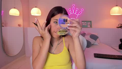 Snapshot of violeth_hill chatting on January 2025 08:25:01 PM Violeth Hill online show from January 2025 08:25:01 PM