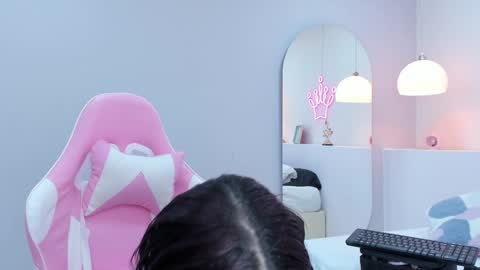 Snapshot of violeth_hill chatting on January 2025 08:33:01 PM Violeth Hill online show from January 2025 08:33:01 PM