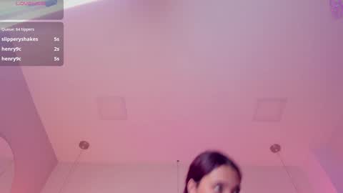 Snapshot of violeth_hill chatting on February 2025 08:35:01 AM Violeth Hill online show from February 2025 08:35:01 AM