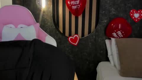 Snapshot of violeth_hill chatting on February 2025 12:03:02 PM Violeth Hill online show from February 2025 12:03:02 PM