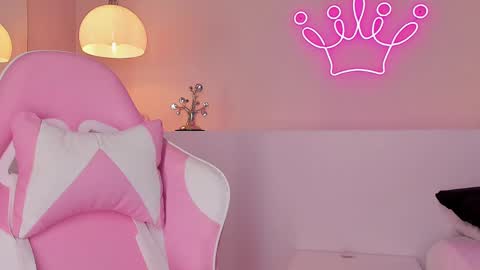 Snapshot of violeth_hill chatting on February 2025 02:42:02 AM Violeth Hill online show from February 2025 02:42:02 AM