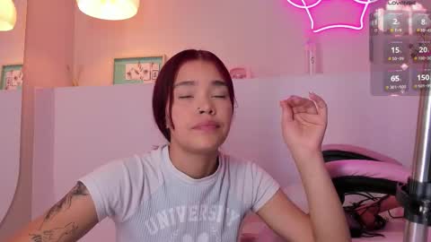 Snapshot of violeth_hill chatting on September 2025 07:57:02 PM Violeth Hill online show from September 2025 07:57:02 PM