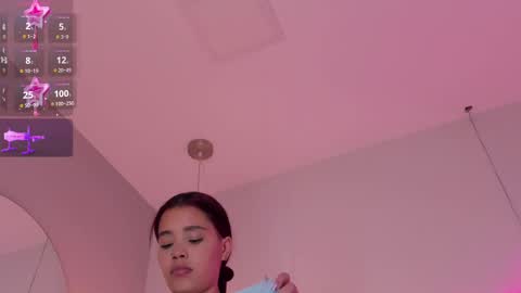 Snapshot of violeth_hill chatting on October 2025 07:41:01 PM Violeth Hill online show from October 2025 07:41:01 PM