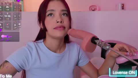 Snapshot of violeth_hill chatting on November 2025 06:51:02 PM Violeth Hill online show from November 2025 06:51:02 PM