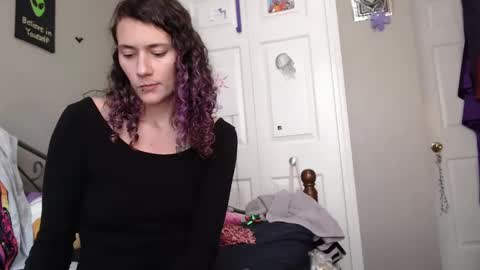 Violet Hooper online show from January 2025 06:24:02 PM