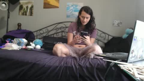 Violet Hooper online show from April 2026 03:17:02 PM