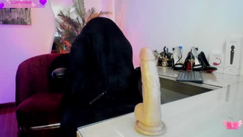 violetparkker online show from January 2025 05:48:01 PM