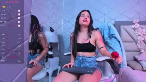 Snapshot of violetrousse chatting on February 2025 07:54:02 PM Violet Rousse online show from February 2025 07:54:02 PM