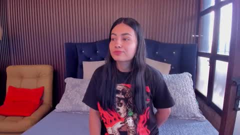 Snapshot of violetrousse chatting on November 2025 03:23:01 PM Violet Rousse online show from November 2025 03:23:01 PM