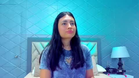 Snapshot of violetrousse chatting on November 2025 03:58:01 PM Violet Rousse online show from November 2025 03:58:01 PM