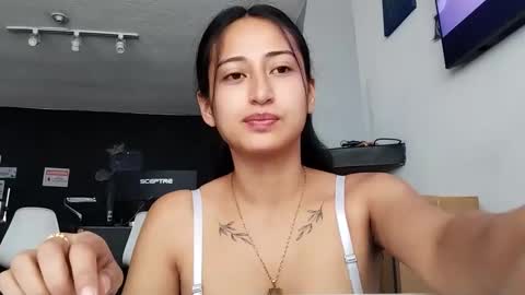 violetskinny online show from January 2025 03:32:01 PM