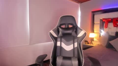 violetskinny online show from March 2025 08:00:02 PM