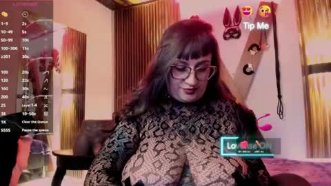 Snapshot of violett_8 chatting on June 2026 05:56:02 AM violett_8 online show from June 2026 05:56:02 AM