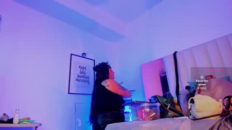 Violett  online show from October 2025 11:54:02 AM