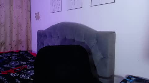 violett  Independent model online show from February 2025 02:29:02 AM