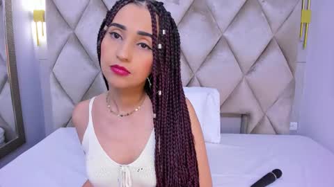 Snapshot of violett_rabbit_ chatting on February 2026 08:12:02 PM Violett online show from February 2026 08:12:02 PM