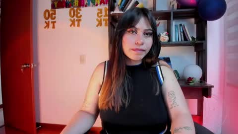 Snapshot of violett_red chatting on June 2026 08:47:02 PM Violeta online show from June 2026 08:47:02 PM